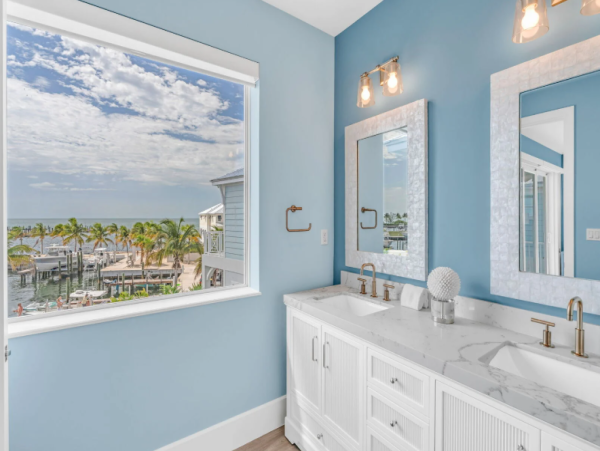 Luxury Oceanfront Vacation Rental in Marathon FL - 5-Bedroom Stunning Views